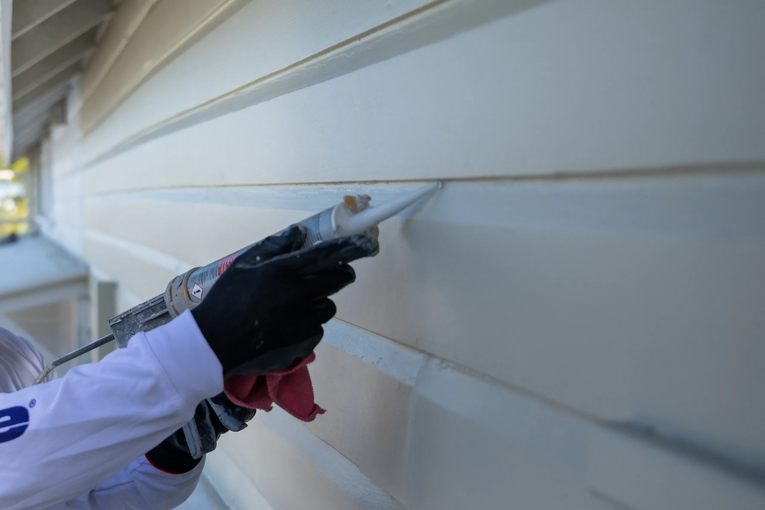 Paint Caulk Failure Causes & Solutions | Rochele Painting